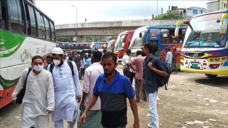 ঢাকামুখী শতাধিক বাস সিরাজগঞ্জে আটকে দিয়েছে পুলিশ